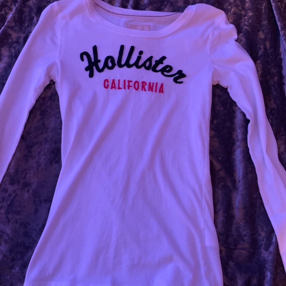hollister long sleeve t-shirt - size small (EUC)
